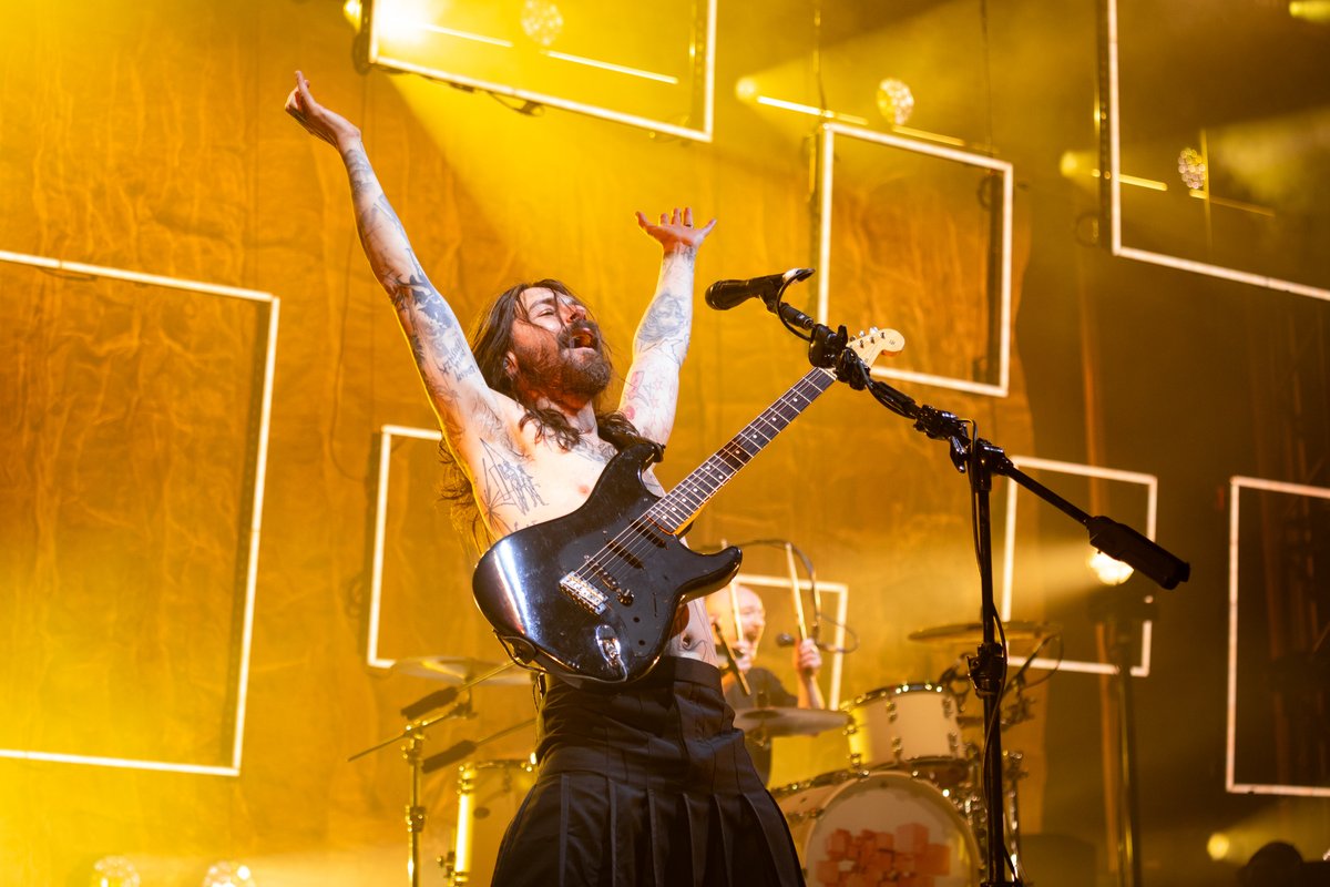 andrewbenge's tweet image. Last night @BiffyClyro at @ThePieceHall #biffyclyro #TheCaptain #ThatGoldenRule #Halifax #ThePieceHall #gig #livemusic #summer