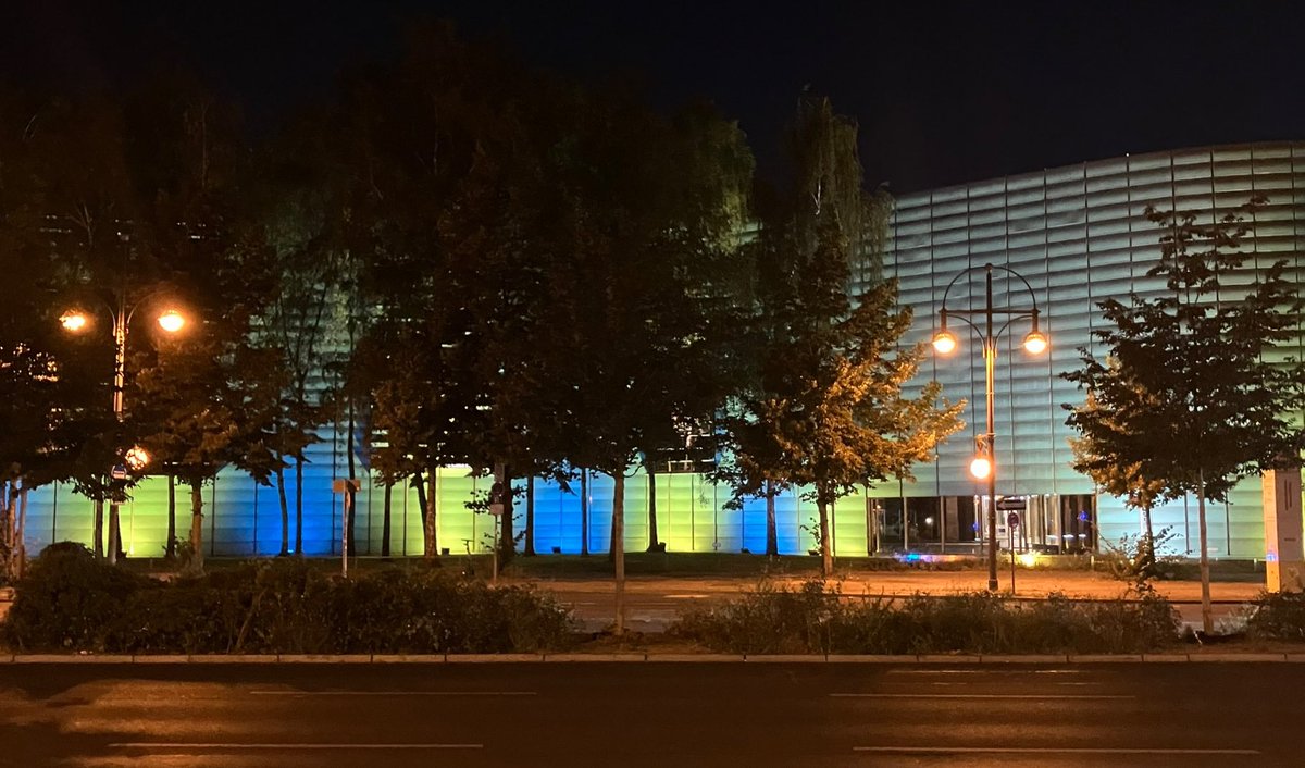 🇺🇦  Zu Ehren der #Ukraine leuchten die nordischen Botschaften in Berlin am heutigen ukrainischen Unabhängigkeitstag in den Farben der ukrainischen Flagge 🇺🇦#StandWithUkraine️