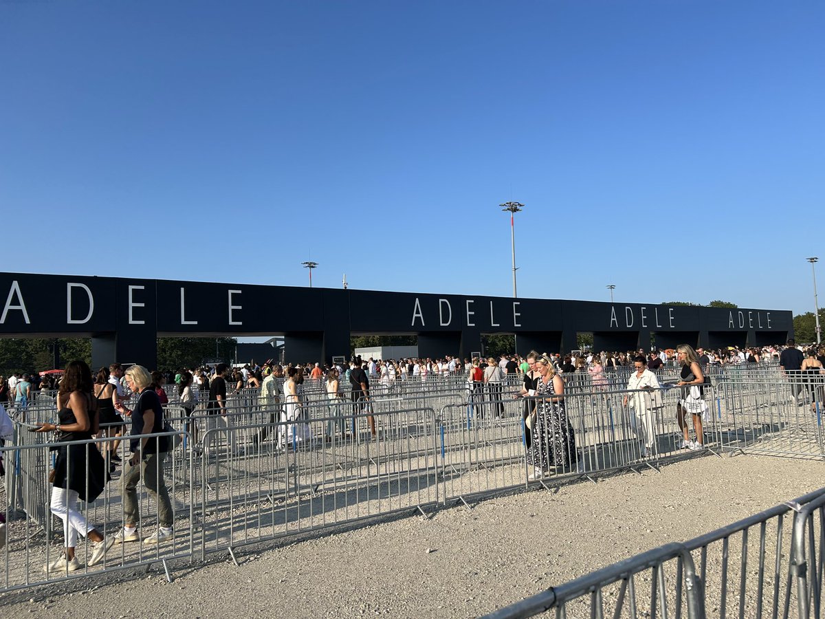 Mandy_Spring's tweet image. Here we go! @Adele 🇩🇪