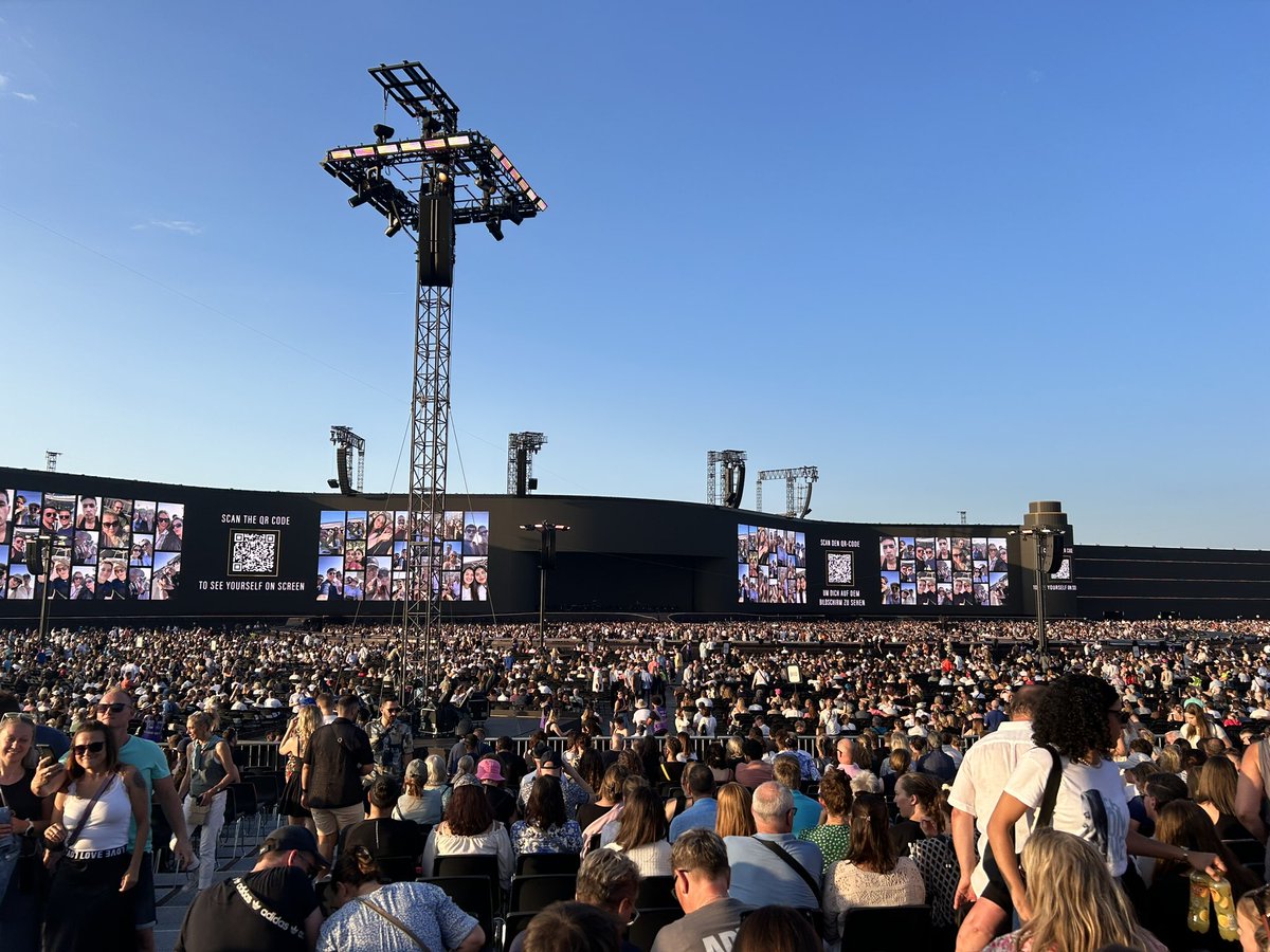 Mandy_Spring's tweet image. Here we go! @Adele 🇩🇪