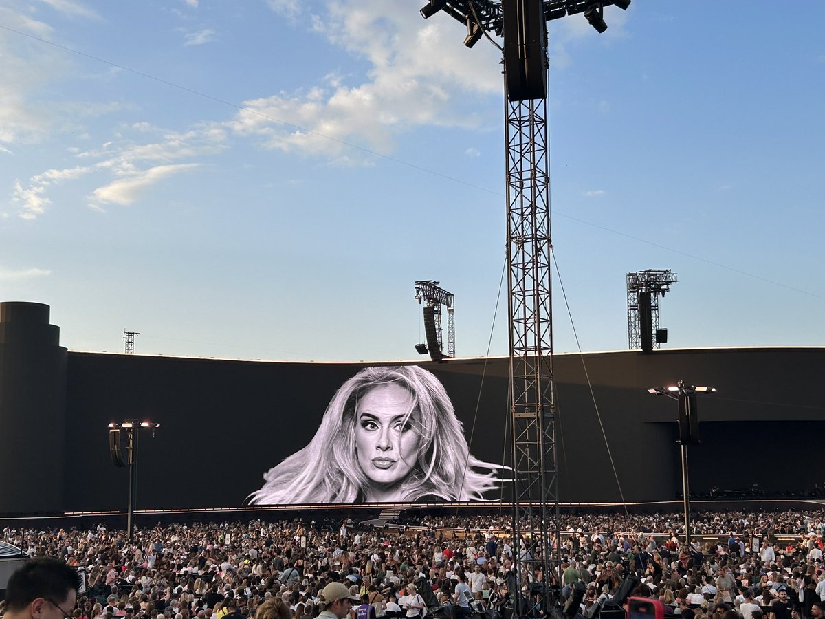 Here we go! <a href="/Adele/">Adele</a> 🇩🇪