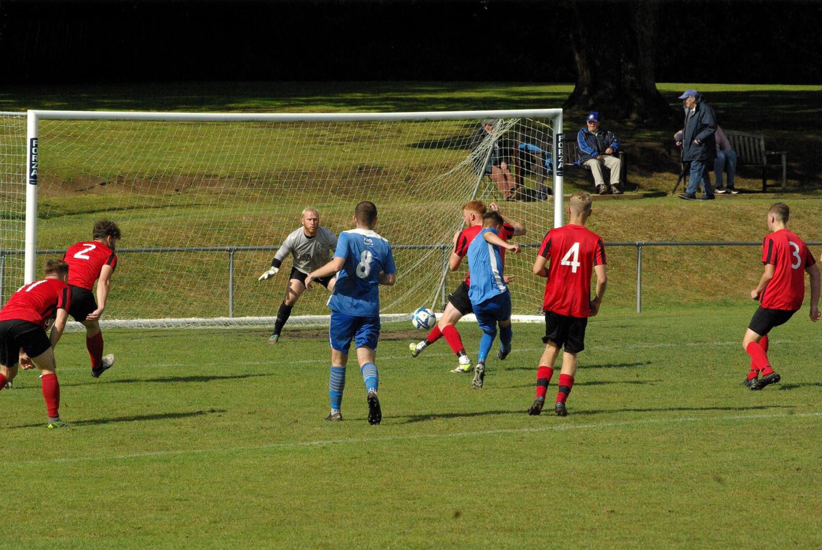 LiphookUnitedFC's tweet photo. 𝗙𝗧 | Liphook United FC 5️⃣ @PaulsgroveFC 2️⃣

On a day full of rain and hardworking volunteers to get the game on, saw us run comfortable winners at the rec.

We started the first half well with playing good football and showing our quality. Using the conditions to our favour by moving the ball quickly allowed us to go 2 goals up by half time thanks to Char 'The Wasp' Crook.
Second half started the same as the first, high pressure defensively and moving the ball quickly once again had us 3-0 up thanks to Josh Marshall. Then a missed penalty and a sloppy 15 minutes allowed Paulsgrove to punish our defensive mistakes changing the game to 3-2. 
Enter Reece Beattie, lethal in front of goal and proving just that today. Two chances, two goals. Game over. Finishing 5-2, we move to the top of the @HantsLeague after other results going our way.

Man of the Match - Harry Dowell  🏆
Doweller played out of position today, he showed his range of passing with quality defending throughout his game. 

We thank @PaulsgroveFC for the game and we look forward to welcoming @HookFC1903 to the rec on Bank Holiday Monday. 

#uptheblues 🔵