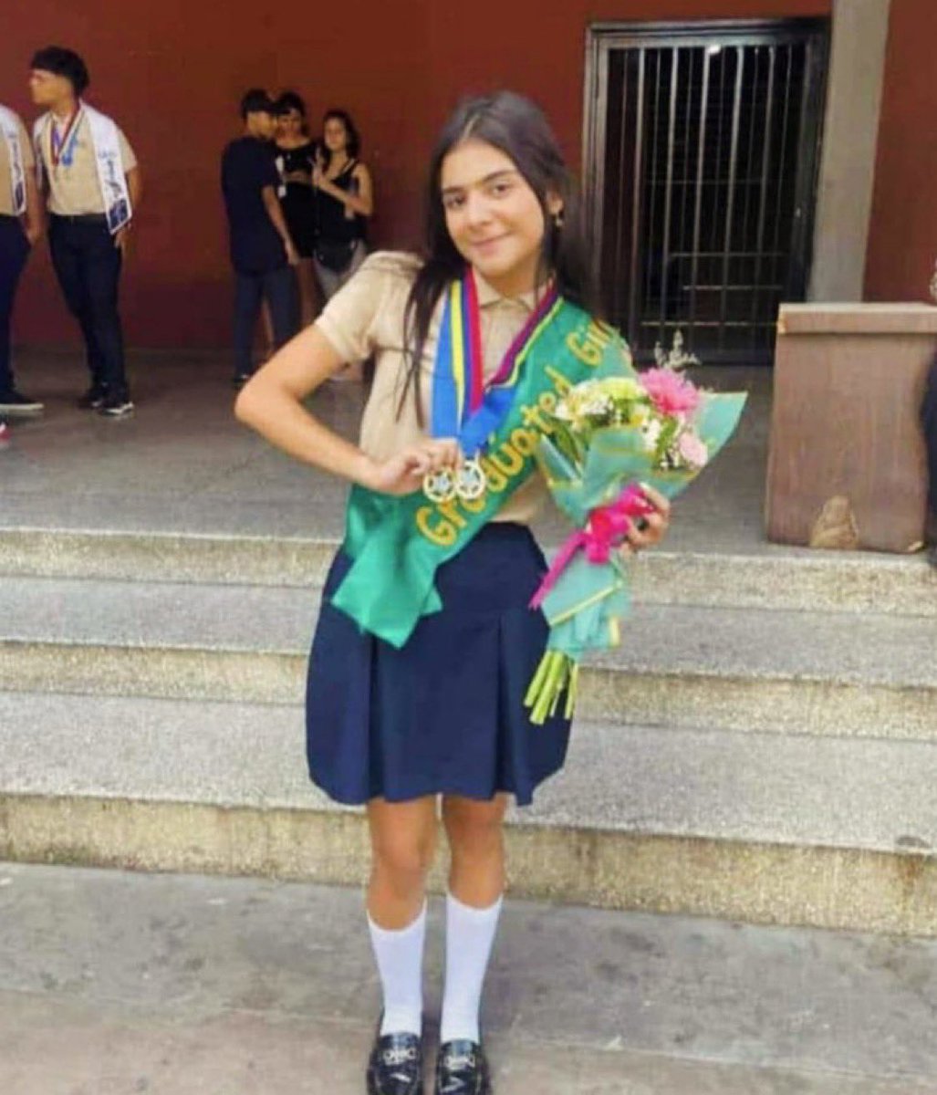 Lau una niña de 16 años, fue detenida en Carúpano, estado Sucre el #14Agos, tras ser amenazada y denunciada por una funcionaría publica perteneciente a la Alcaldía del municipio Bermúdez. 

La niña es acusada por instigación al odio. Sus familiares exigen ¡Libertad para Lau!