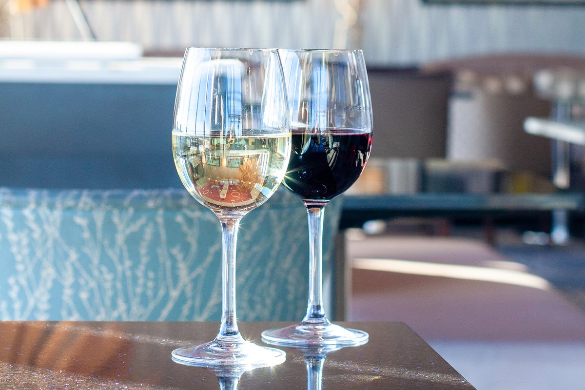 Elevate your Wednesday evening with a complimentary wine tasting at 10th &amp; Terrace! Join us on August 28th from 5-7 pm as a knowledgeable wine expert leads you through a curated selection of exceptional wines.

10thandterrace.com/happenings/win…

#raleigh #raleighnc #downtownraleigh