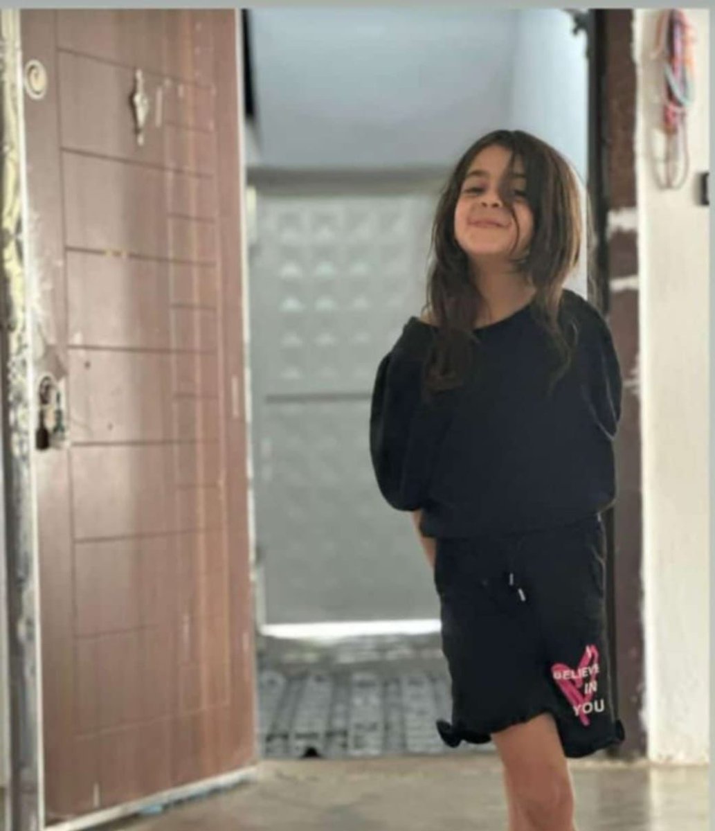 Diyarbakır Bağlar'da 21 Ağustos'ta kaybolan 8 yaşındaki Narin'den 5 gündür haber alınamıyor.