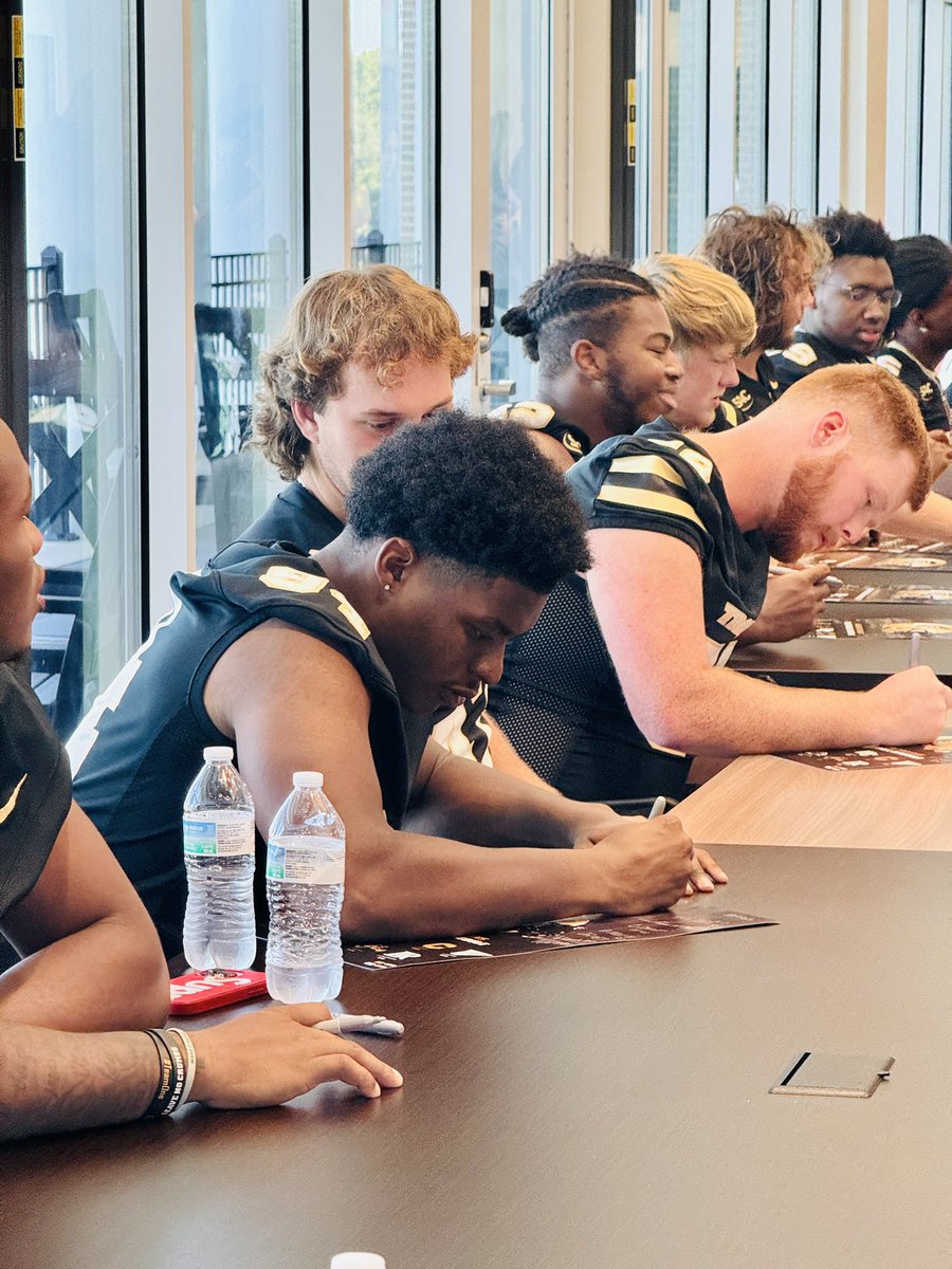 Had a great turnout at Fan Day!

#TeamOne