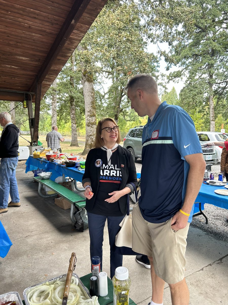 Great to visit with folks at the <a href="/ClackamasDems/">Clackamas Democrats</a> Volunteer Appreciation Picnic this afternoon. I really appreciate their hard work and efforts to move our state and nation forward, not backwards! #orpol