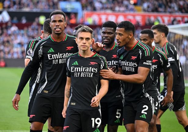 DailyAFC's tweet photo. Arsenal stars react to the Aston Villa win on Instagram. 🤩📱

A thread: 🧵 https://t.co/tVSAwr5o7i