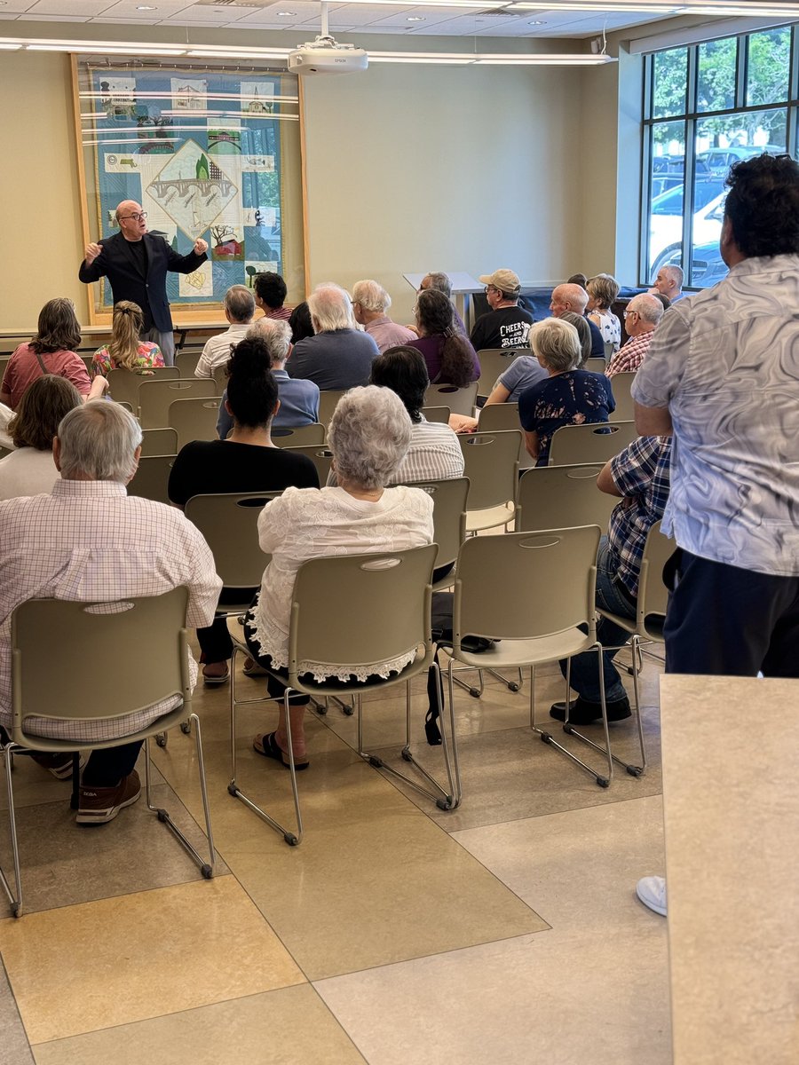 RepMcGovern's tweet photo. Great to meet with folks from Shrewsbury, Northborough, and Westborough this morning! I enjoyed answering your questions and hearing from you about the challenges facing our communities and country.

A special thanks to Shrewsbury Public Library for hosting us. https://t.co/oO8YRn0Obu