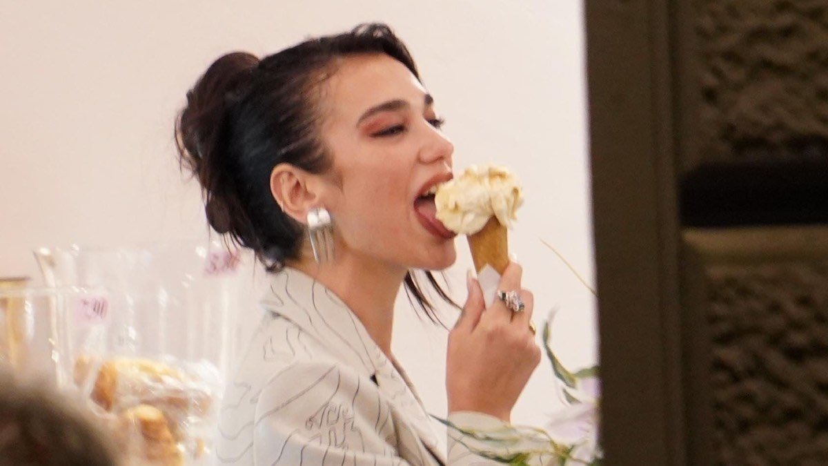 dlipahungary's tweet photo. 📝 | @DUALIPA may be launching her own ice cream brand, as she has applied for a trademark for her name to be used for a frozen desserts brand

“Her application covers the sale of non-dairy ice cream, ice cream cones, dairy ice cream, ice cream desserts, ice cream cakes and ice cream drinks, along with milkshakes and yoghurts.” 

— Source: https://t.co/1Hy8n1xwIN