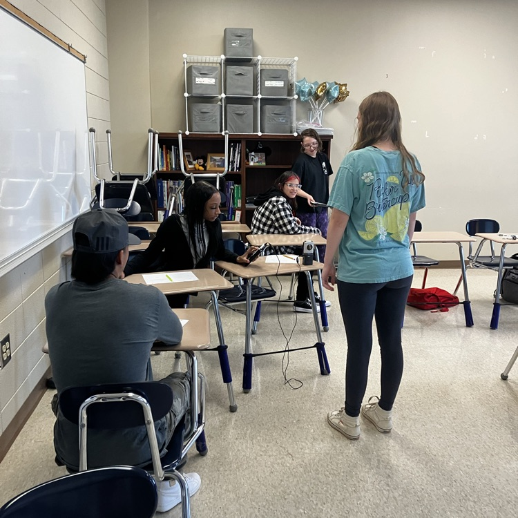 DWDanielHigh's tweet photo. Honors Chem prepared and tested for oxygen gas from the decomposition of hydrogen peroxide, Foundations class using a motion detector to create time vs distance graphs, Leadership class doing GOAT questions and why, & Collaborative Teacher Team during Lion Time
#day016 #oneDANIEL https://t.co/TmpNPDY1Sb