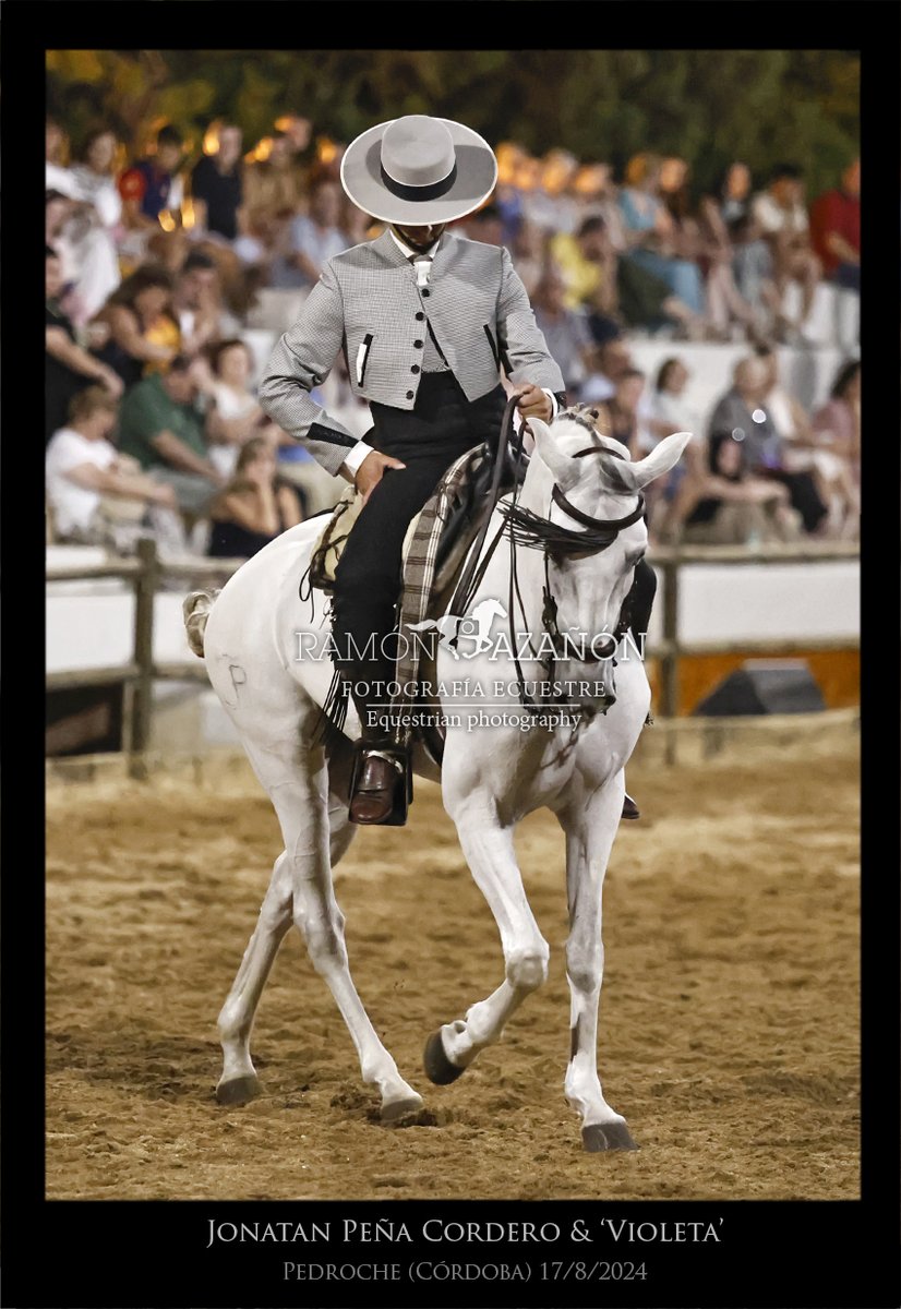 ramonazanon's tweet image. Breve resumen de la participación de Jonatan Peña Cordero montando a 'Violeta' en la 'IV Velada Vaquera' celebrada el pasado 17 de agosto en la pista hípica 'El Salvador', Pedroche (Córdoba).