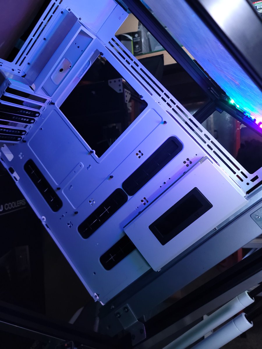 EnviousMods's tweet photo. The CaseFan CaseMod is coming together!
→→ Seeing just the basic mockups makes me happy that I dedicated all the extra time and effort into this commisioned scratch built case!
#thermaltake #enviousmods #CaseFanCaseMod #custompc #pc #scratchbuild #pcsetup #diy #pcmod https://t.co/EM353aL0ce