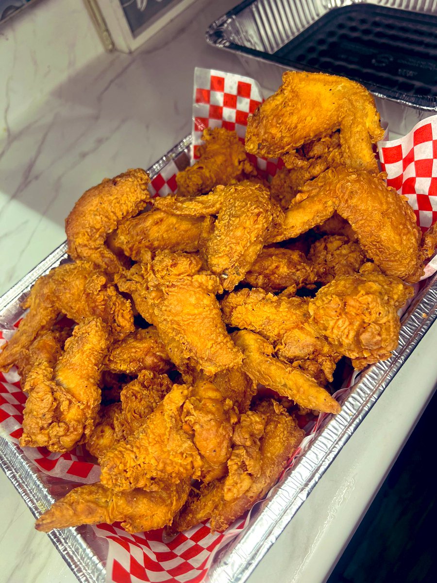 4EverThad's tweet photo. In my @_MAXWELL_ voice #PrettyWings 🔥🔥🔥🔥🔥 https://t.co/BhYlGVFm6t