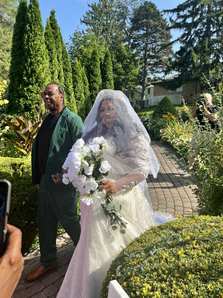 Tameeka Bell (@tbellnorthflo) on Twitter photo She’s such a beautiful Bride. Congrats <a href="/T_Brazel_Dazzle/">Tiffany Brazelton</a> <a href="/GLMWaverunners/">Michigan Waverunners</a> @GreerLakesMkt She’s such a beautiful Bride. Congrats <a href="/T_Brazel_Dazzle/">Tiffany Brazelton</a> <a href="/GLMWaverunners/">Michigan Waverunners</a> @GreerLakesMkt