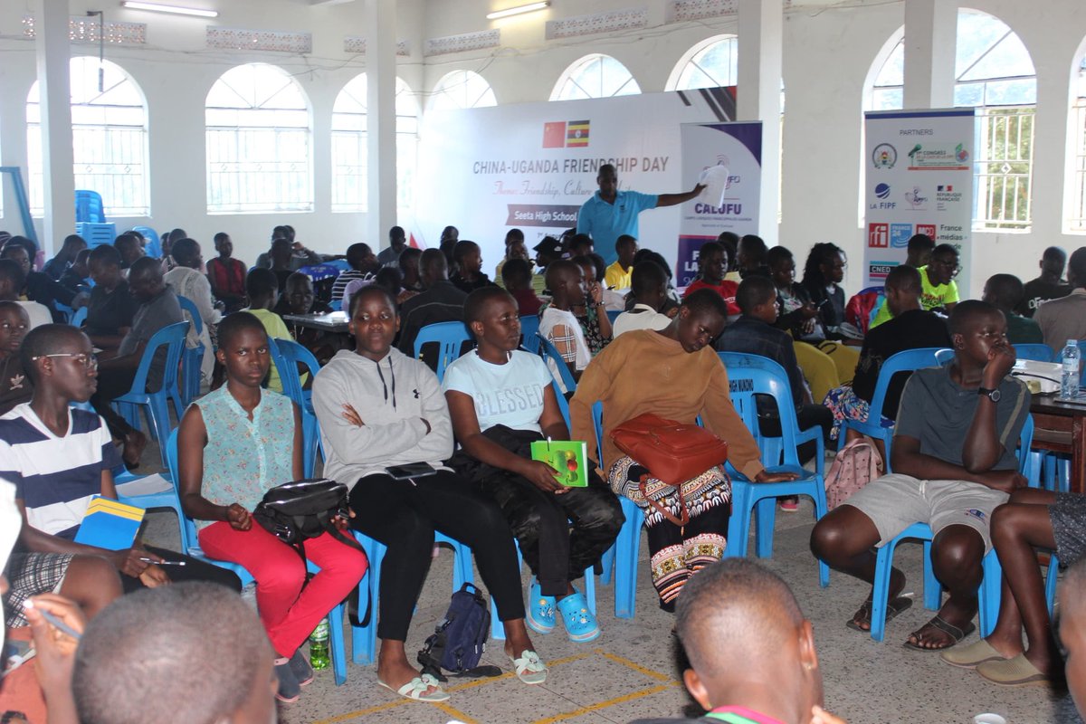 ProfsFLEouganda's tweet photo. What a spectacular start! Seeta High School is the hotspot for French learning with non-stop excitement and engagement. Merci ร tous pour ce dรฉbut incroyable! CALUFU, apprendre et s'amuser #CALUFU #FrenchFun https://t.co/ygh85MFmuF