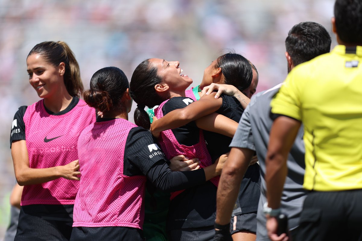 A special set of goals from a very special player ✨

How about that first half brace from Alyssa Thompson?