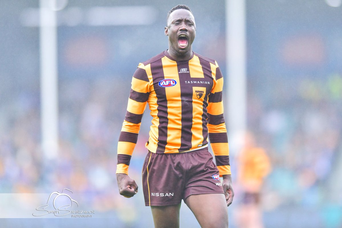 SimonSturzaker's tweet photo. Hawks too good in the wet over the Kangas.
In form team of the comp atm heading into finals.
📸 @GettySport
@AFL
@AFL @HawthornFC @NMFCOfficial https://t.co/2w0Fwn2VGr