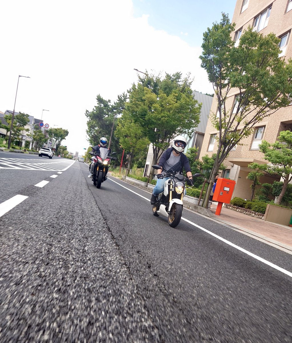 akihisa66's tweet photo. けんてぃとジローと久しぶりの
ツーリング楽しかった！
ジローとは多分初めて走った😆 https://t.co/NKArALsYWv