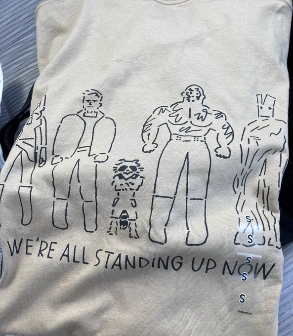 ガーディアンズTシャツ買った。メンズのSってデカいなぁ。胴の丈が長い😅 