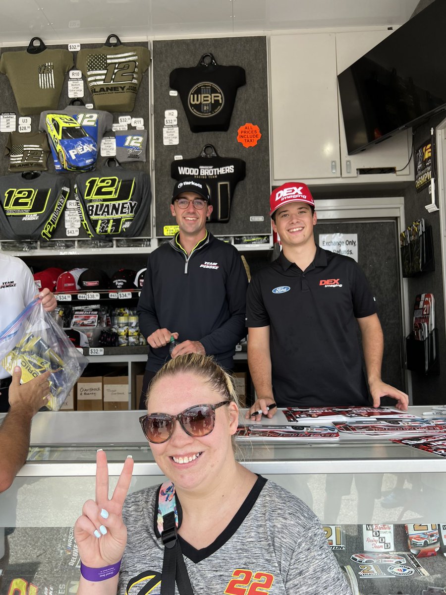 mrsweems19's tweet photo. @HBurtonRacing  great job and thanks for the picture today with @AustinCindric too. https://t.co/Pf0QWPCMCY
