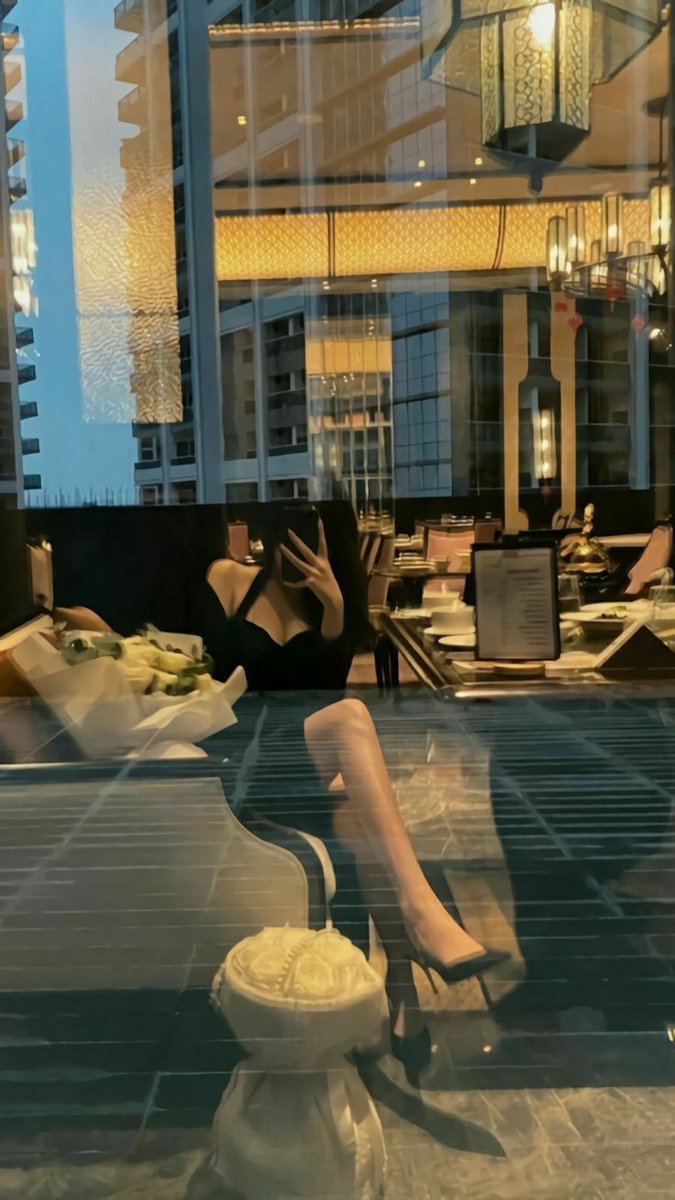 New post from @𝑯𝒆𝒍𝒍𝒊𝒔𝒉𝑷𝒔𝒚𝒄𝒉𝒐
         [#MVRP] [#OCRP] [#LewdRP]

        The night was a little quiet for her, Akira decided to treat herself a little and go to a fancy place, who knows what kind of fun she will encounter tonight~?