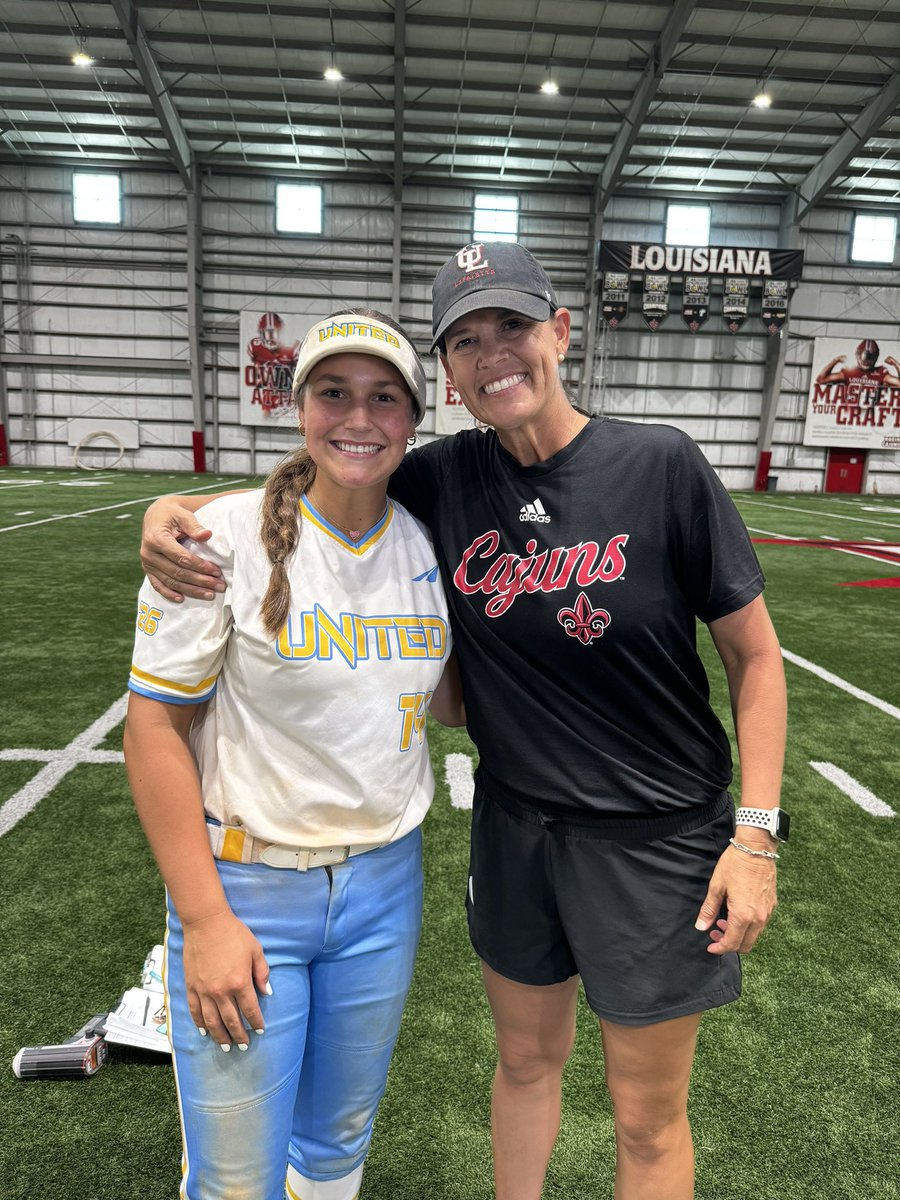 CharliNeumann1's tweet photo. THANK YOU @RaginCajunsSB for the amazing camp! I had a really good time and learned a lot about the culture of this program! Thank you @CoachAlyHab @LacyPrejean @ShellieLandry @ShelbiSunseri for everything! #BEUNITED @UNITED_18U https://t.co/AXekztPeNb