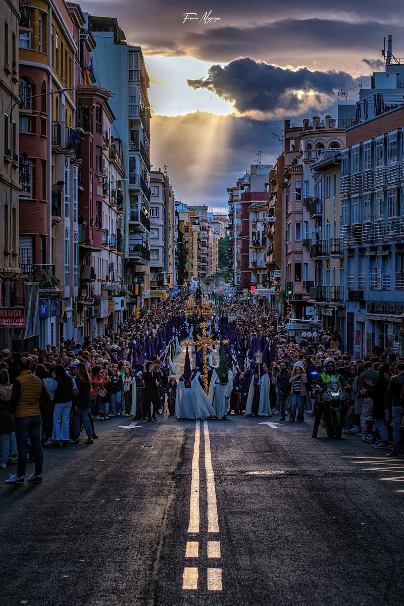 Tan solo 13 días, Málaga. ❤️

<a href="/hnuevaesperanza/">Hermandad Nueva Esperanza</a> <a href="/amlagrimas/">Lágrimas de Dolores</a>