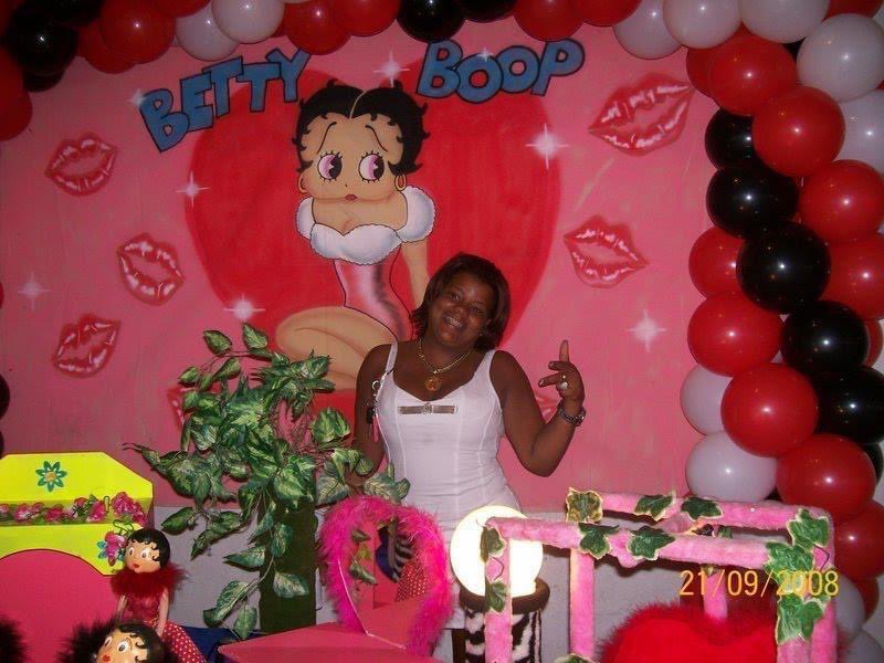 Saudades de aniversários temáticos.
Esse meu da Betty Boop foi o charme 😂❤️