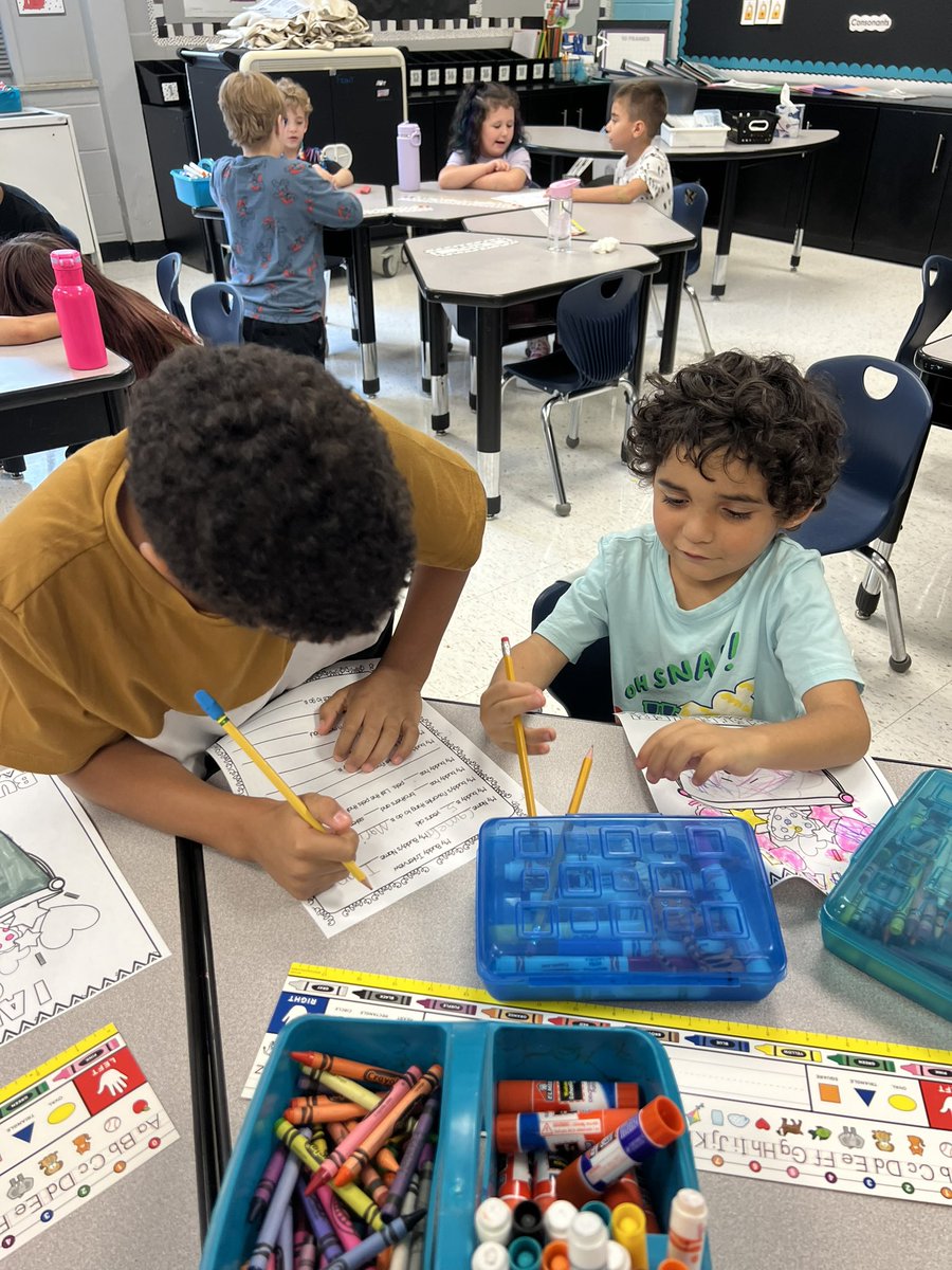 KristenNagelSD's tweet photo. We had the best time getting to know our 3rd grade buddies! 🥰 @MsMartinStars @lufflions @ISDSchools #ISDstrong #accountabilitypartners https://t.co/wiRft06dTf