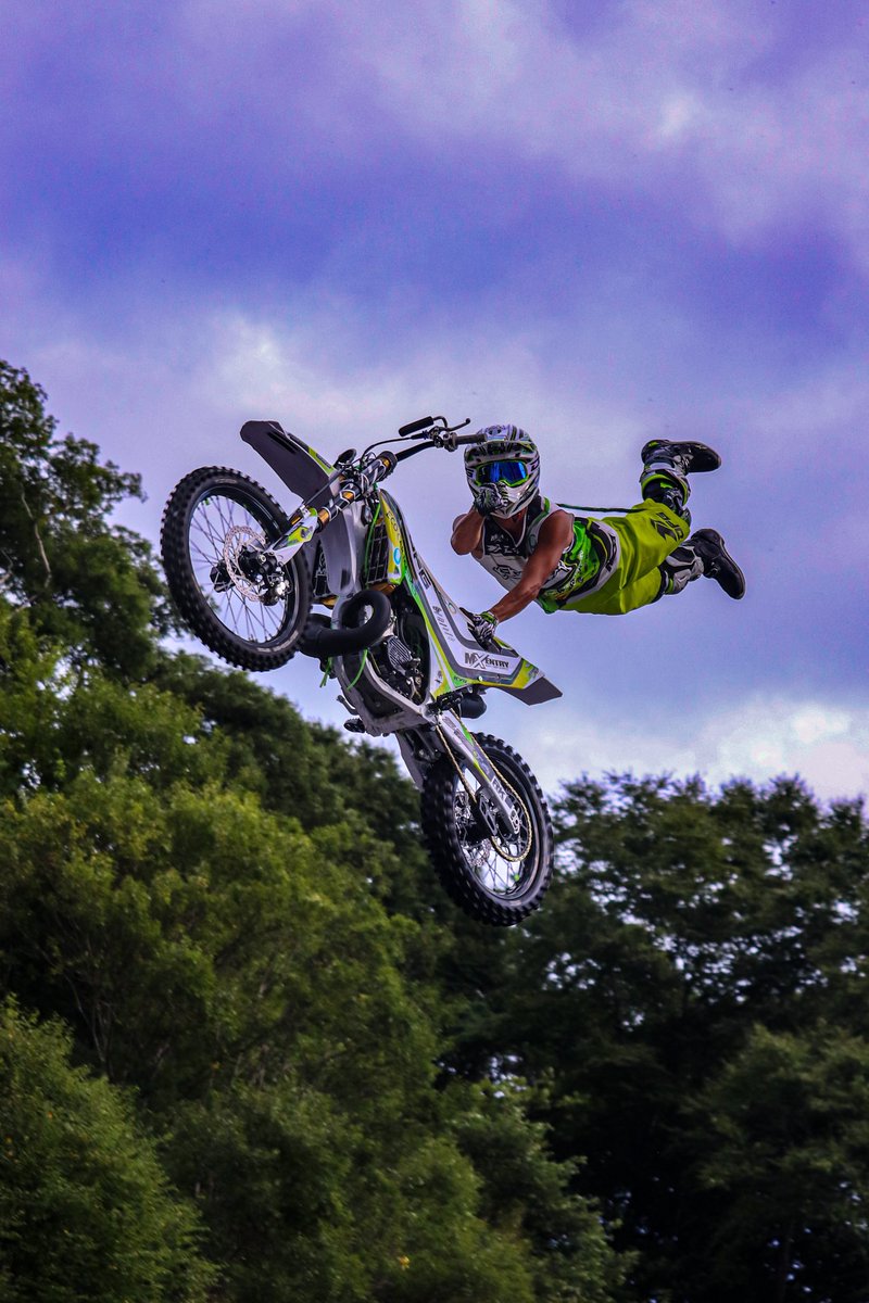 KOKUYO4923's tweet image. #鈴木大助
#SUZUKIDAICEDAISUKE
#FMX
#freemotocross
#fmxshowcase 
#奥伊吹モーターパーク 
#モーターゲームス