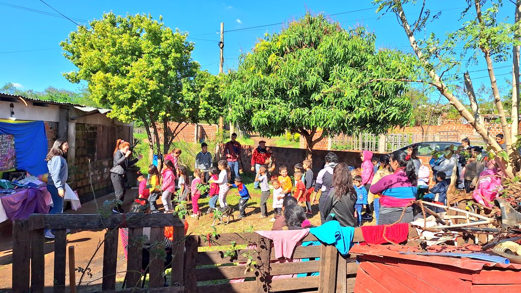 📍Garupá 
#Hoy, Sábado y una tarde de  chocolatada, facturas, juegos y mucha diversión junto a la gurisada y las familias del Barrio "Los Potrillos".

¡Siempre AD❤️MIS!
<a href="/cjdechat/">Christian Dechat</a>
<a href="/grillo141/">Ruben Dario</a>
<a href="/ADOMIS_Misiones/">ADOMIS_Misiones</a>
<a href="/Elangel_Go/">Angela Gómez</a> <a href="/apariciocarola/">Carola Aparicio</a> <a href="/RaquelEliza9/">RaquelEliza</a>

#AdomisMisiones
