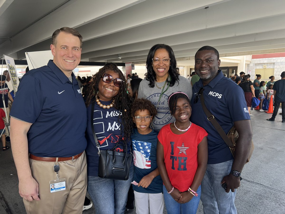 Ebony-Nicole Kelly, Principal-Lakewood ES tweet media