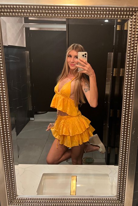 Going live after my photoshoot on my half birthday August 28th 🩷 mark your calendar &amp; make sure to bring