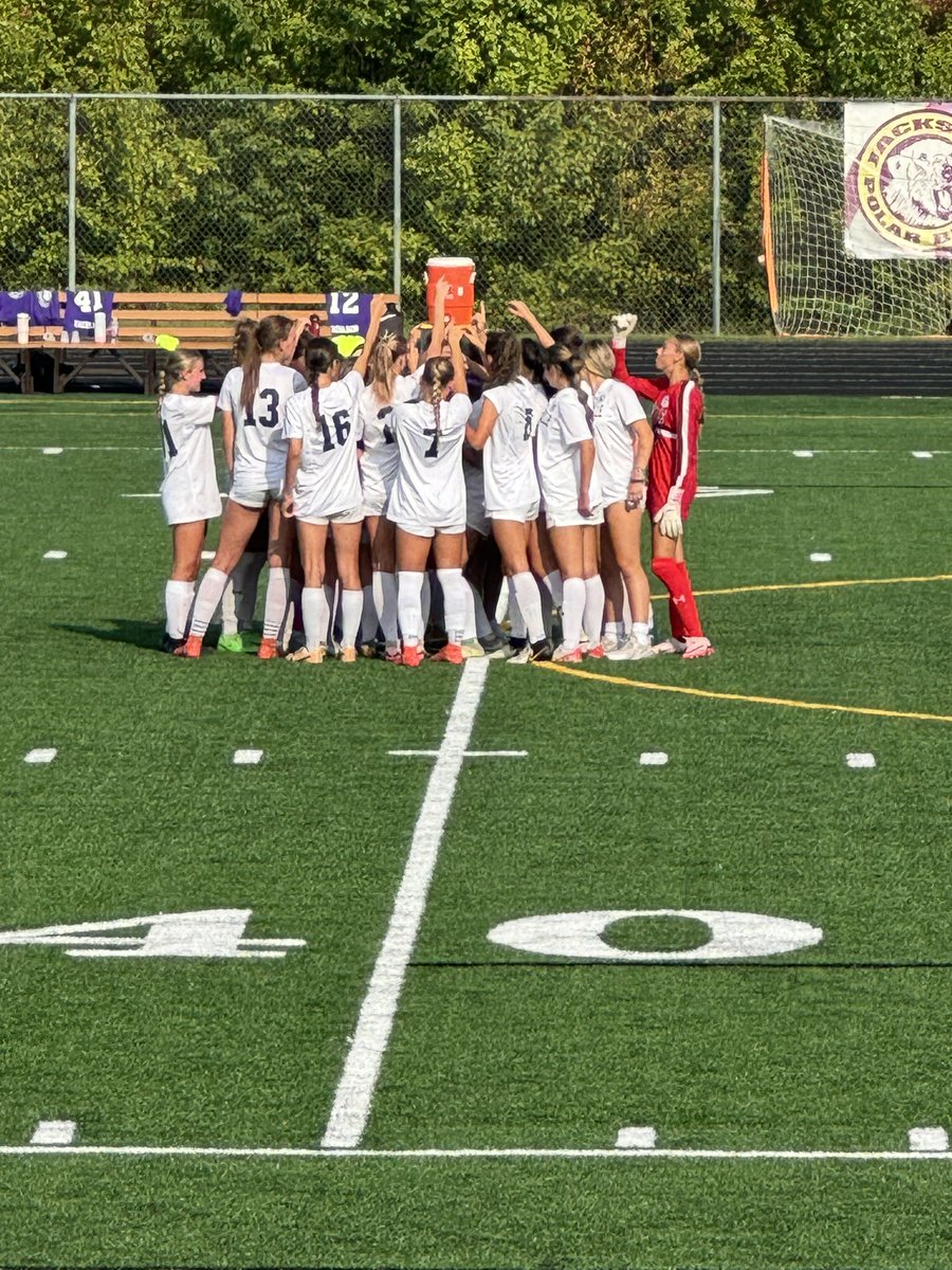 Varsity walks away with a 1-1 tie. Overall great team performance! 

A goal by Julia Scally assisted by Elyse Antonelli. #rollstangs 💚