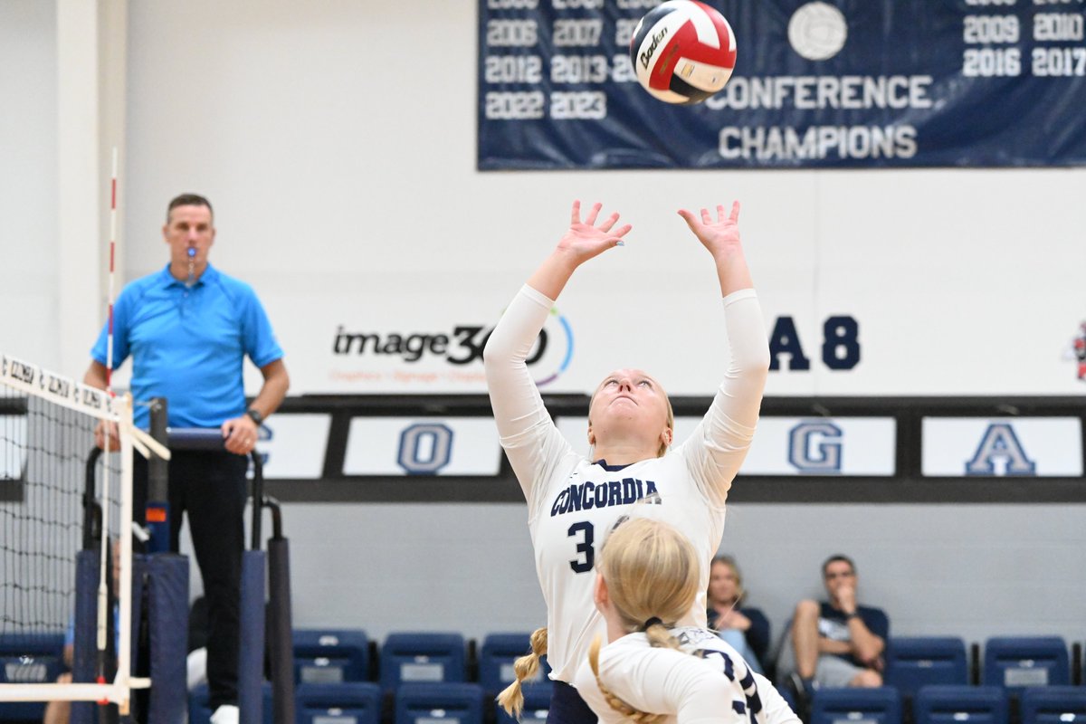 cunebulldogs's tweet photo. 🏐 | @cunevolleyball RECAP: Takedown of No. 1 highlights day two in The Show-Me State - https://t.co/kdMKIGqHRJ

📸: @ColumbiaCougars