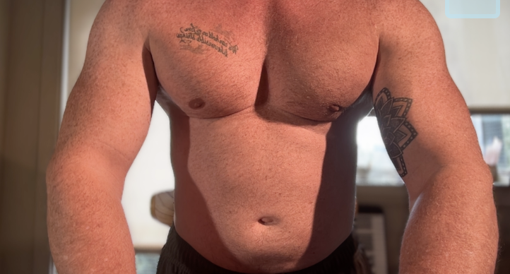 Gonna breed @JDcruzXXX tonight, will be posting the video to my JFF free to subscribers. Watch this dumb smelly gym bro pound some.