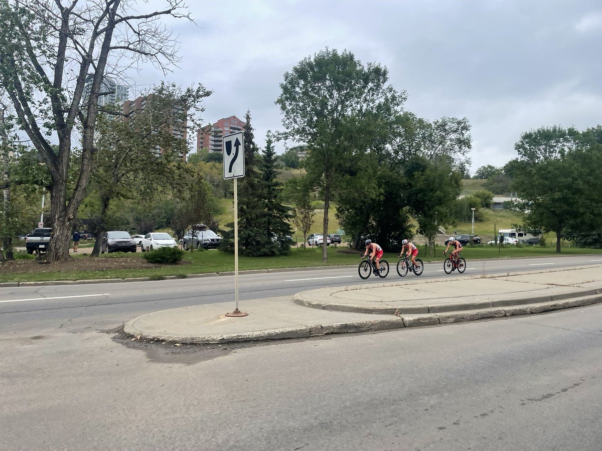 jasonmjama's tweet photo. Such a treat to get out and volunteer at the @worldtriathlon Americans Cup this morning on River Valley Rd. https://t.co/pvv4lE5i58