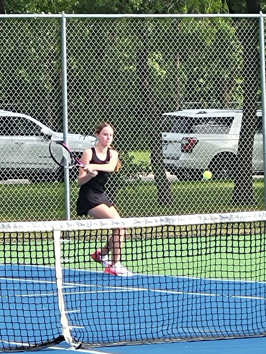 EGF_Tennis's tweet photo. Big day for the girls at the Crookston tourney. The team handled the heat and came in 2nd place! Some individual results in the following tweets. #EGFpride #RollWave https://t.co/wCVXd2B0gi