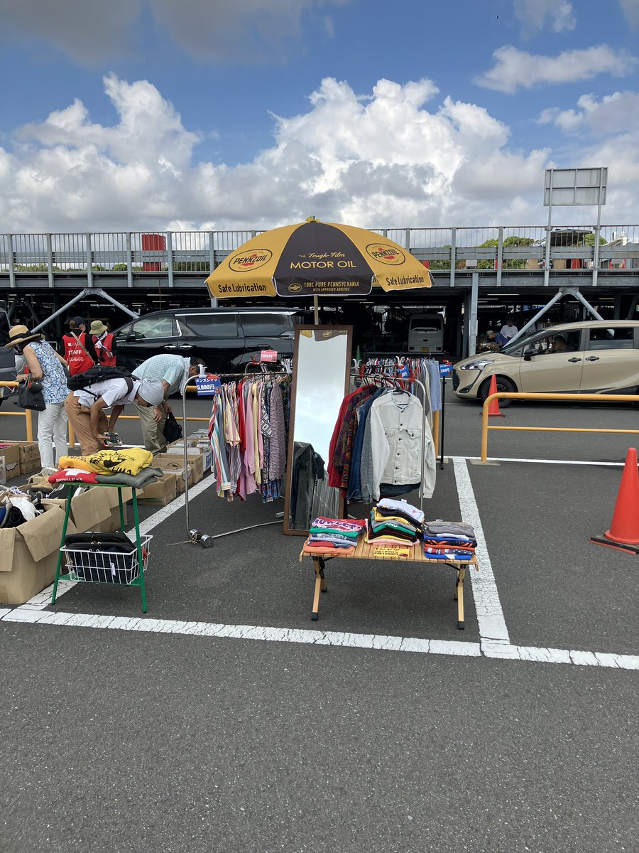 準備完了！
今日も大井競馬場で出店してます！

お越しの際はぜひお立ち寄り下さい 🫡

#古着
#古着屋
#移動販売
#クイックデリバリー
#アーバンサポーター 
#大井競馬場
#大井競馬場フリマ 
#フリーマーケット