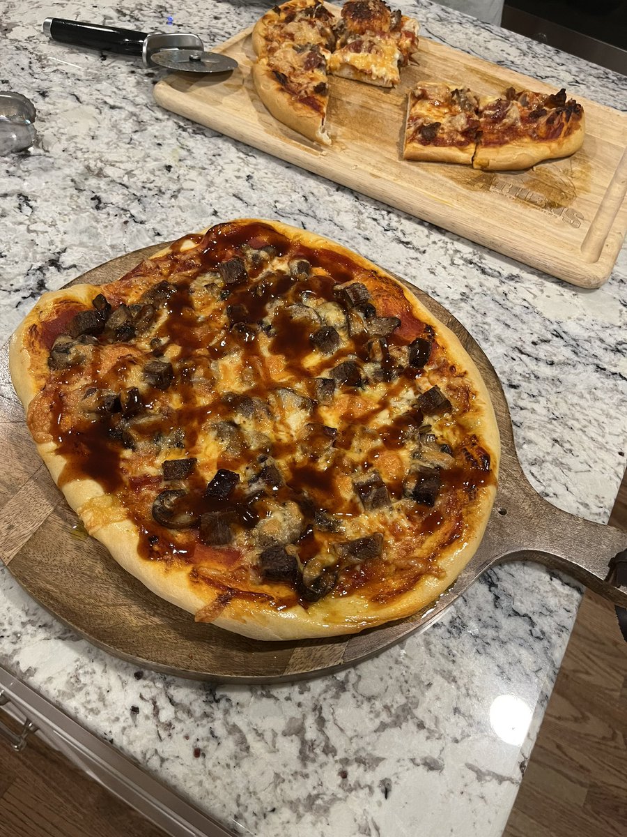 Fancy Pants (@mlbcpa) on Twitter photo When you remember you have some leftover smoked brisket in the freezer, well you make pizza with it! <a href="/AccountantsCook/">AccountantsWhoCook</a> When you remember you have some leftover smoked brisket in the freezer, well you make pizza with it! <a href="/AccountantsCook/">AccountantsWhoCook</a>