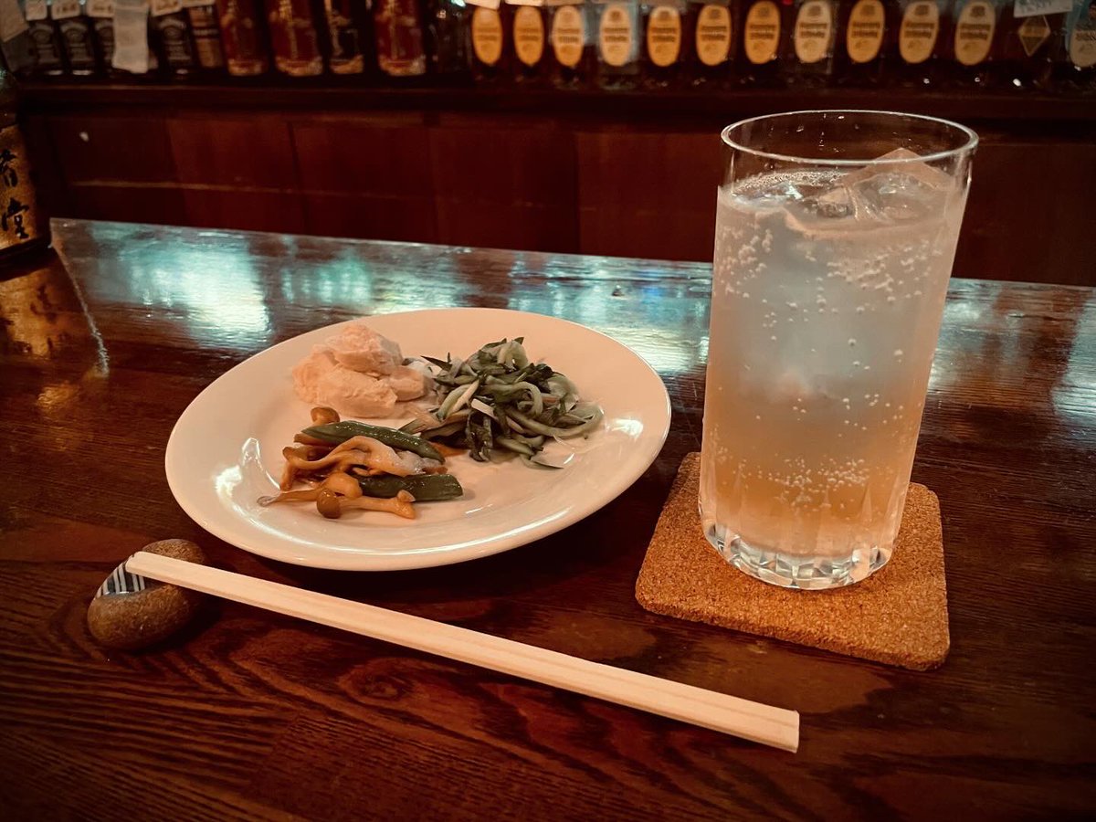 今日8/25(日)17:00〜
〝スナックnoby〟です。
月イチ昭和スナック会。
皆様ふらりとどうぞ✨

下北沢：スナックJIRAIYA
17時〜22時(21:30L.O)
世田谷区代田5-34-19
(下北沢駅西口、成城石井お隣)
#下北沢 #昭和スナック