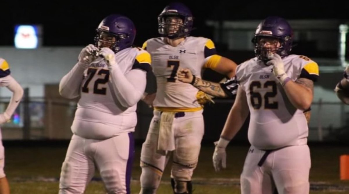 TristanVoe's tweet photo. Great hard fought team win onto the next! 
Check out my highlights! 🔒🥞🥞
⬇️⬇️⬇️
https://t.co/OvinuCzSnC
@OLSHFOOTBALLHS @CoachMo711 @militzern @CoachVoe @wpialsportsnews https://t.co/SEG04QjQ05