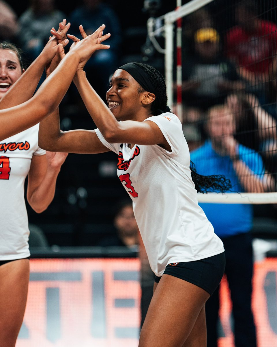 BeaverVBall's tweet photo. My goodness how was the air up there Z??!! https://t.co/eIY2CIBUh9