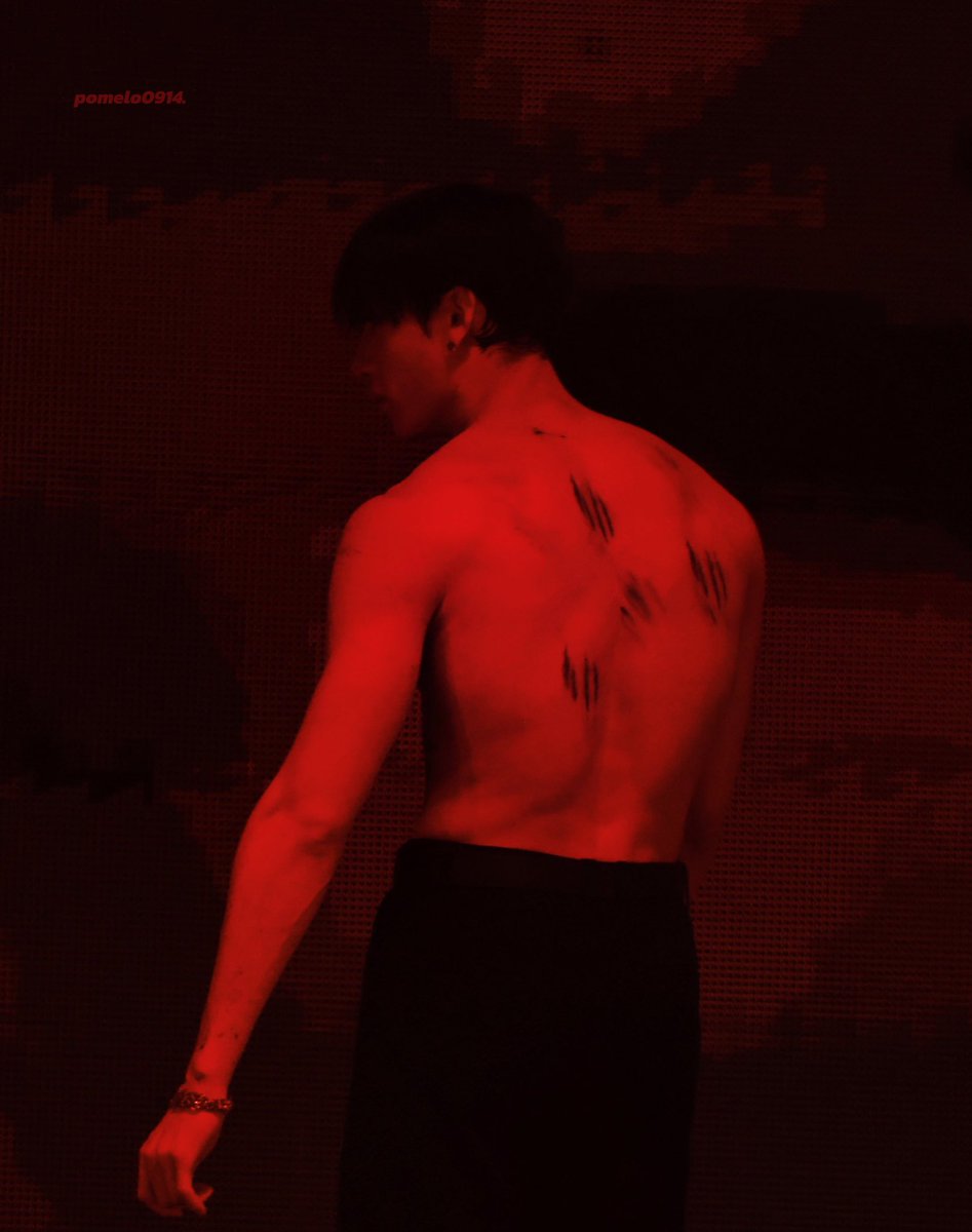 channieville's tweet image. Such an insane photo sequence if you ask me