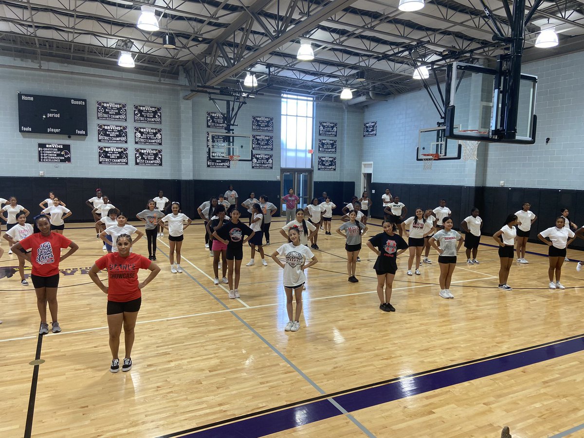 AldineSports's tweet image. Middle School Cheer Camp a huge success today! Thank you Garcia MS for being a wonderful host! Aldine Proud! #AldineImpact @drgoffney @AldineISD @DiakaMelendez @DeanColbert5 @AthleticsAisd