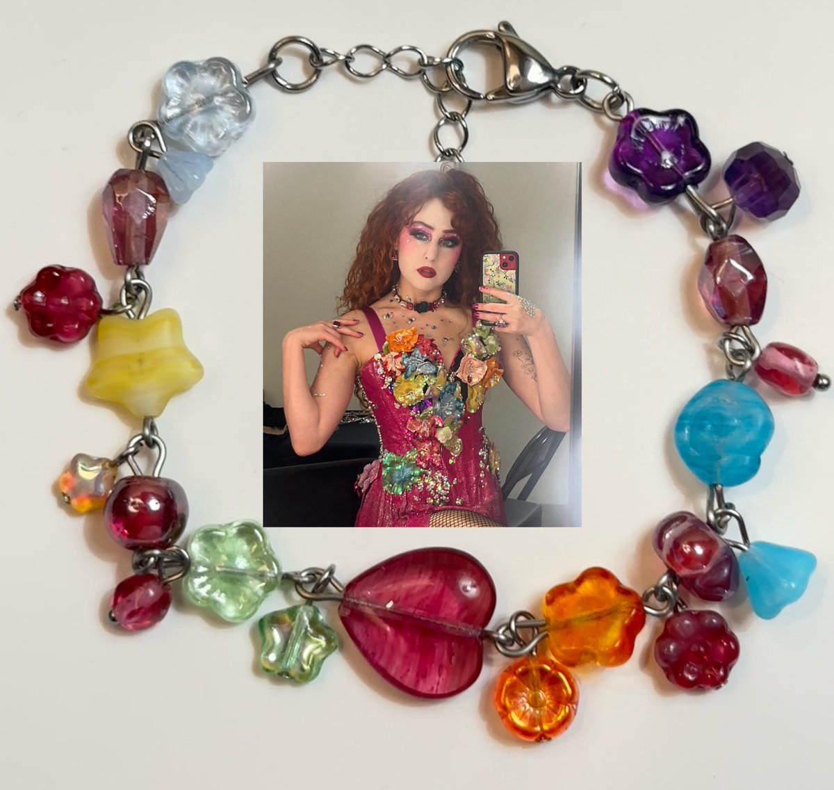 braceletladyy's tweet photo. to celebrate reaching 2000 orders, i'm doing my biggest giveaway ever!

FOUR winners will each get a themed mystery box containing 2-4 pieces!

themes are
-chappell 
-trinkets
-boygenius/solos
-random (rainbow/fruit/etc)

to enter:
-follow me + rt!
-reply w which one you want!🫂 https://t.co/6Tj6eFWIdY