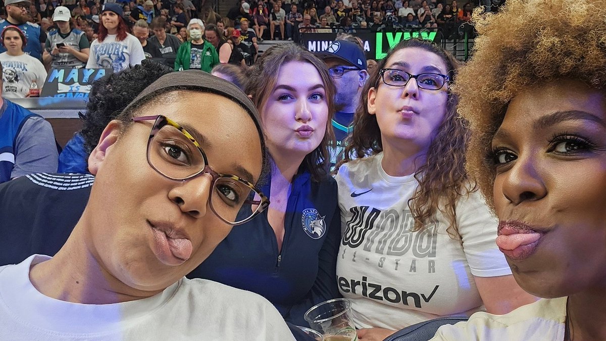 Nothing better than @wnba <a href="/minnesotalynx/">Minnesota Lynx</a> #basketball with friends! #LynxPix 

📸 <a href="/tiffylake/">Tiffany</a> <a href="/Awit9596/">Bobbie Marquardt</a>