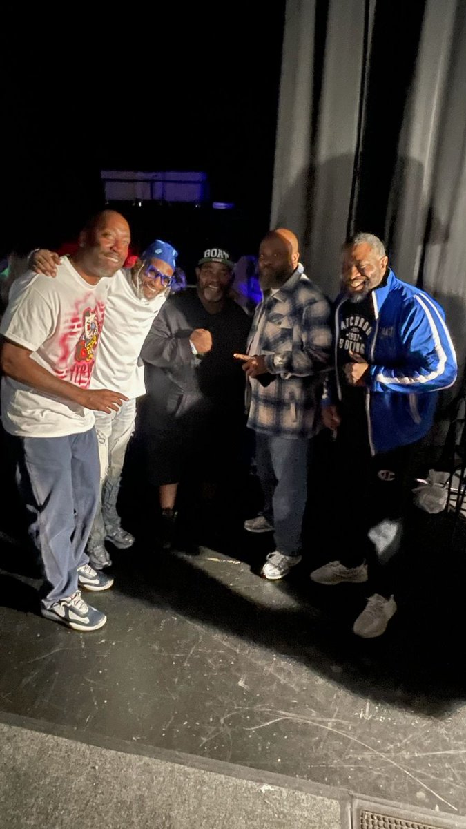 Stephen Edwards (@breadmanboxing) on Twitter photo Philly fight night! I told the coach with the most $ to smile. You see Kenny, Bomac and Red smiling the most . 😂😂 <a href="/rosainmyheart/">Coach Red</a> <a href="/CoachCalvinFord/">Coach Calvin Ford</a> <a href="/BomacBrian/">brian McIntyre</a> <a href="/CoachKennyEllis/">Kenny Ellis</a> #theguys Philly fight night! I told the coach with the most $ to smile. You see Kenny, Bomac and Red smiling the most . 😂😂 <a href="/rosainmyheart/">Coach Red</a> <a href="/CoachCalvinFord/">Coach Calvin Ford</a> <a href="/BomacBrian/">brian McIntyre</a> <a href="/CoachKennyEllis/">Kenny Ellis</a> #theguys