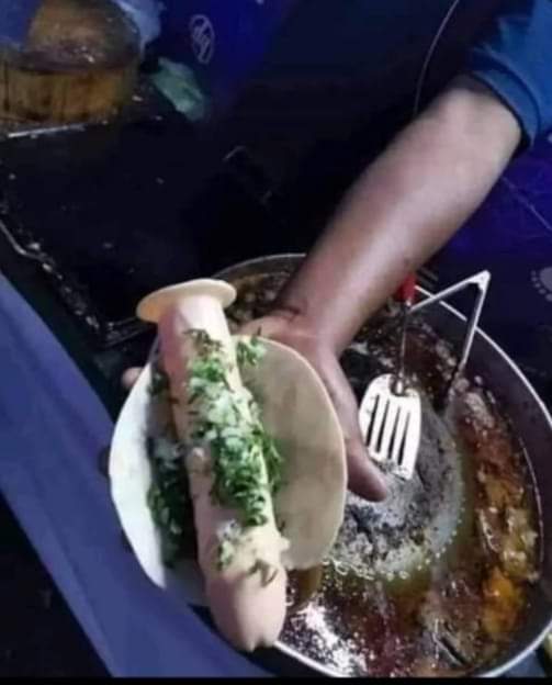 FerreroBruno's tweet photo. @outofthearcher Ya q hay un par de mechicanos aquí lleve su taquito así se siente a gusto https://t.co/usqJsMUEAV